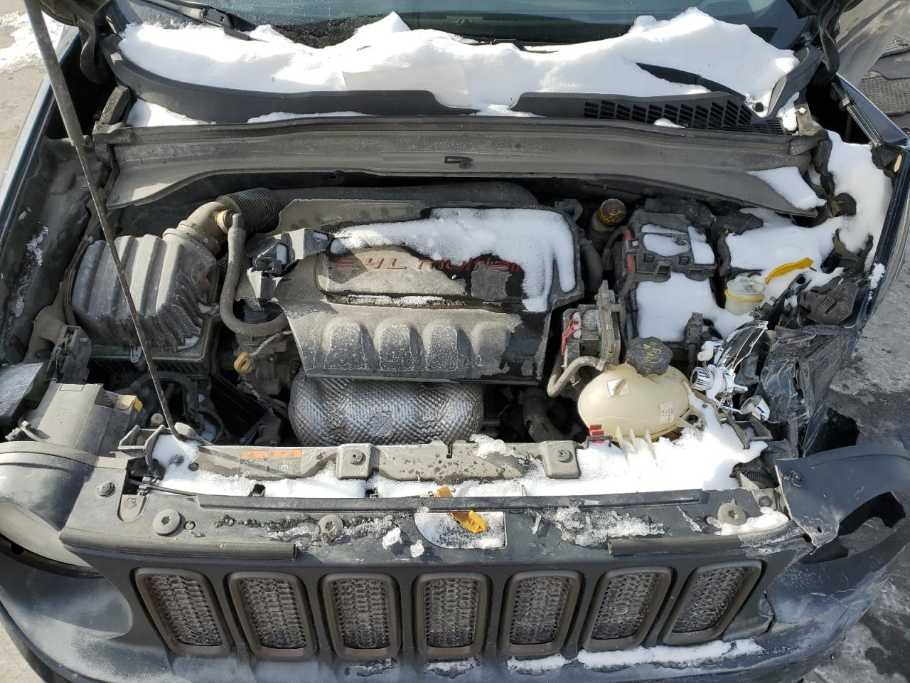 2016 Jeep Renegade - Image 12