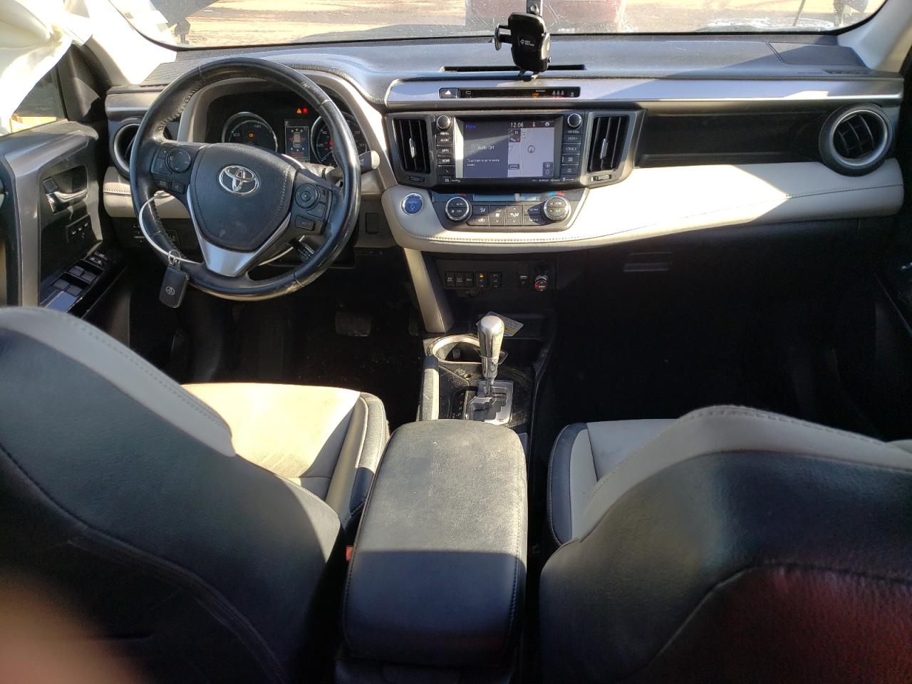 2017 Toyota RAV 4 - Image 8