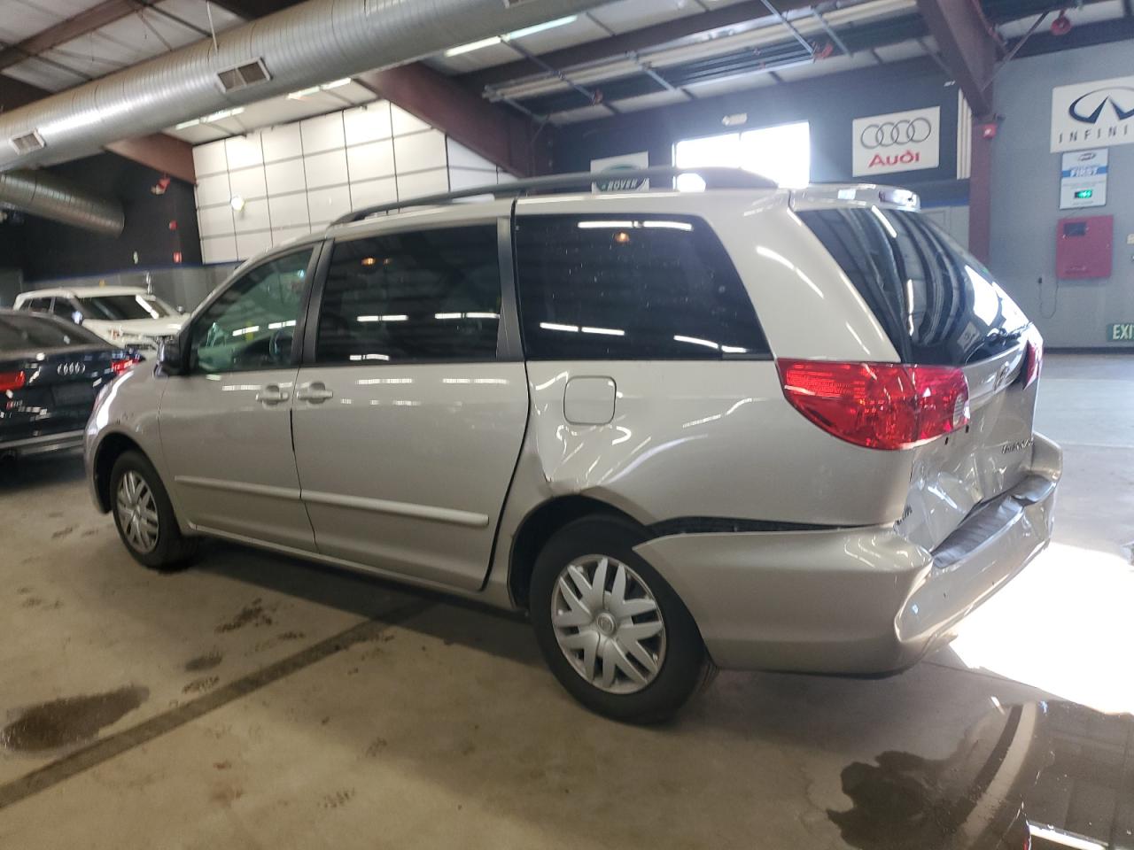 2006 Toyota Sienna - Image 2