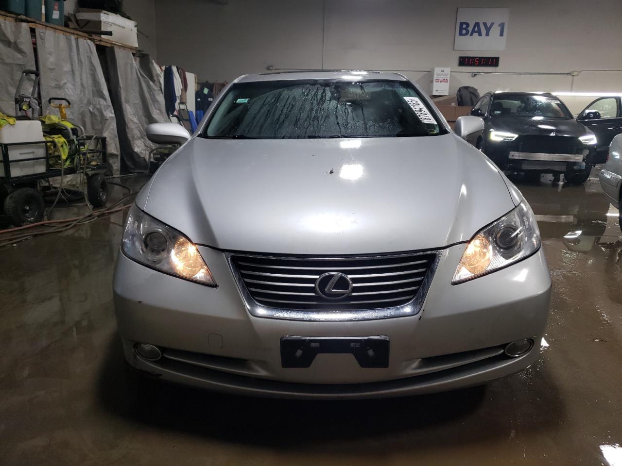 2009 Lexus ES - Image 5