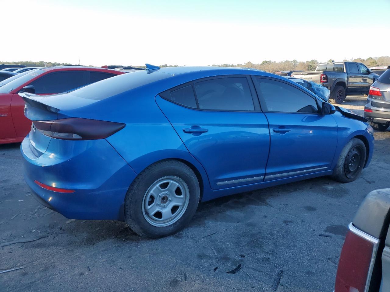 2018 Hyundai Elantra - Image 3