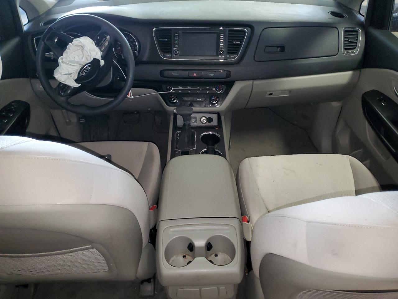 2019 Kia Sedona - Image 8