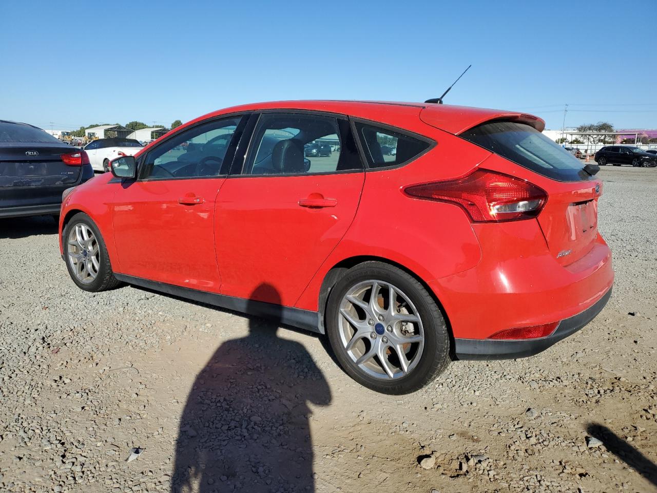 VIN 1FADP3K28FL379601 2015 FORD FOCUS no.2