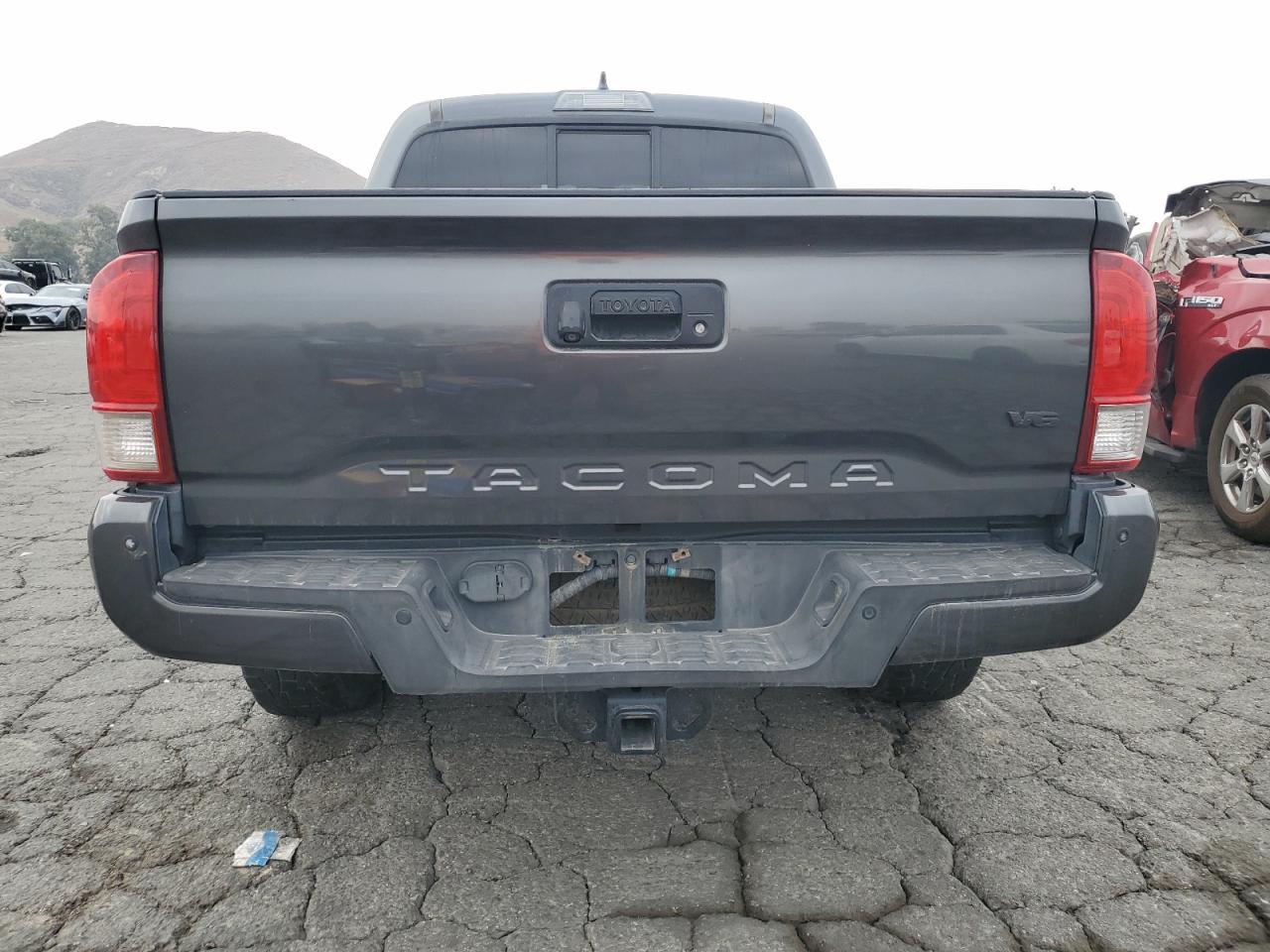 2016 Toyota Tacoma - Image 6