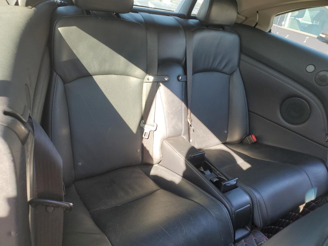 2010 Lexus IS - Image 10