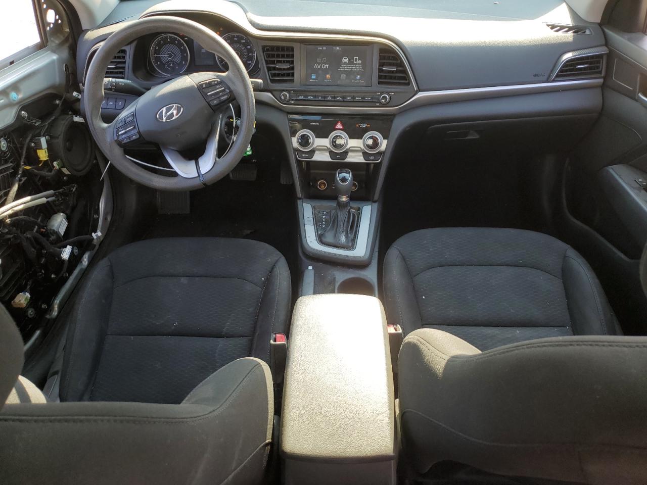 2019 Hyundai Elantra - Image 8