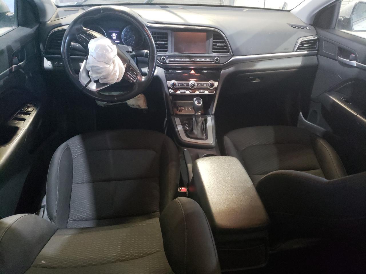 2020 Hyundai Elantra - Image 8
