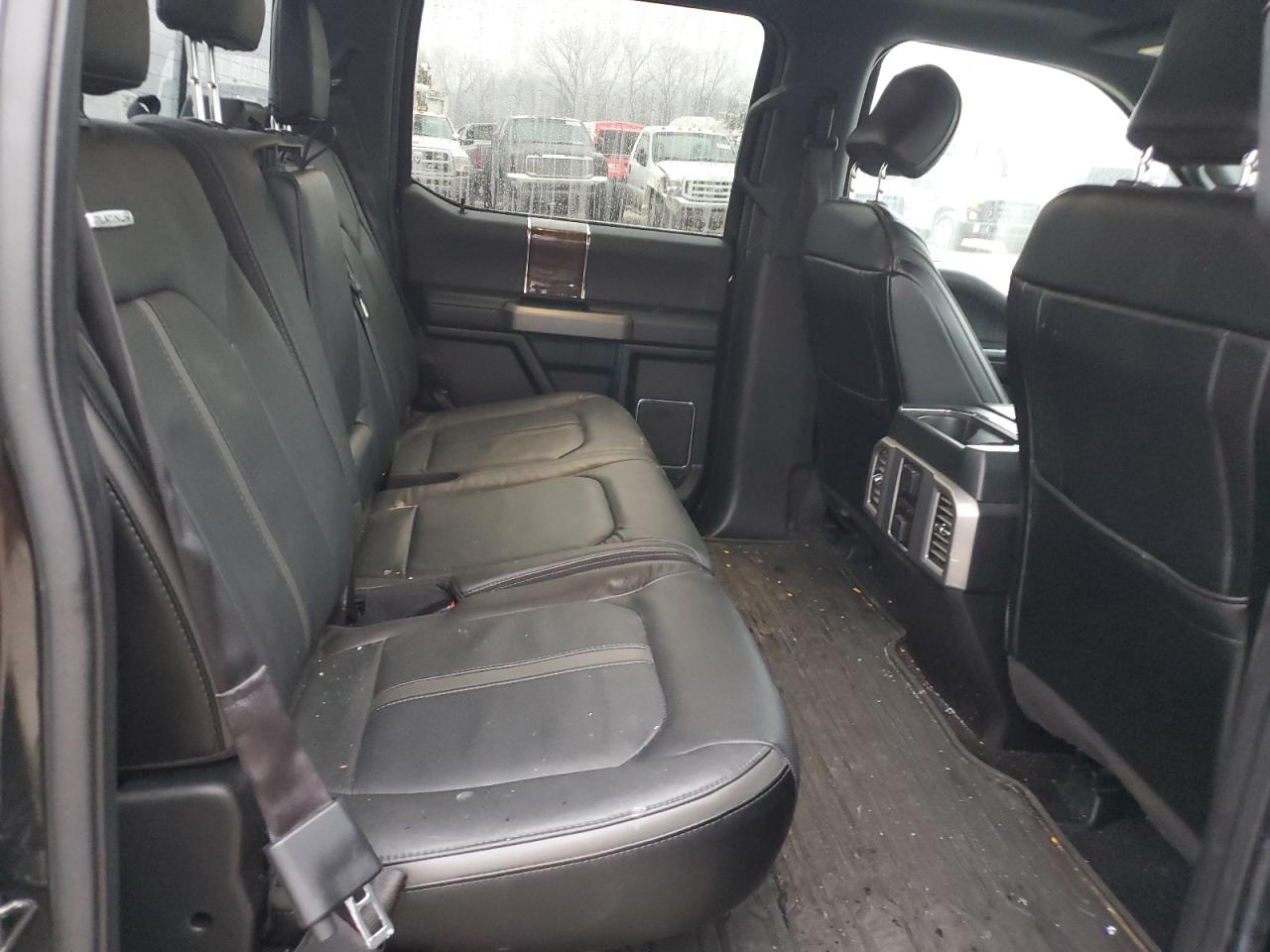 2015 Ford F-150 - Image 10