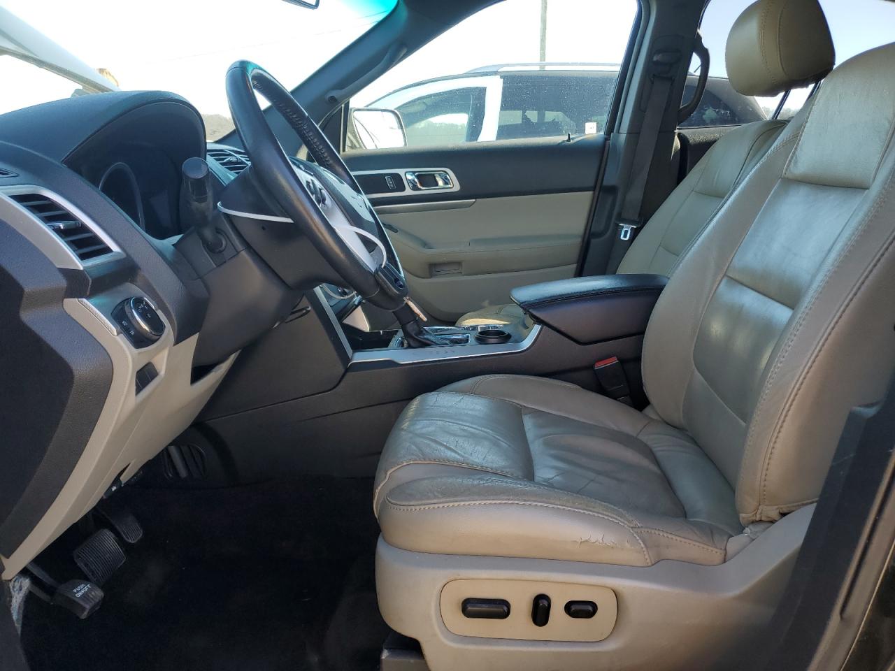 2015 Ford Explorer - Image 7