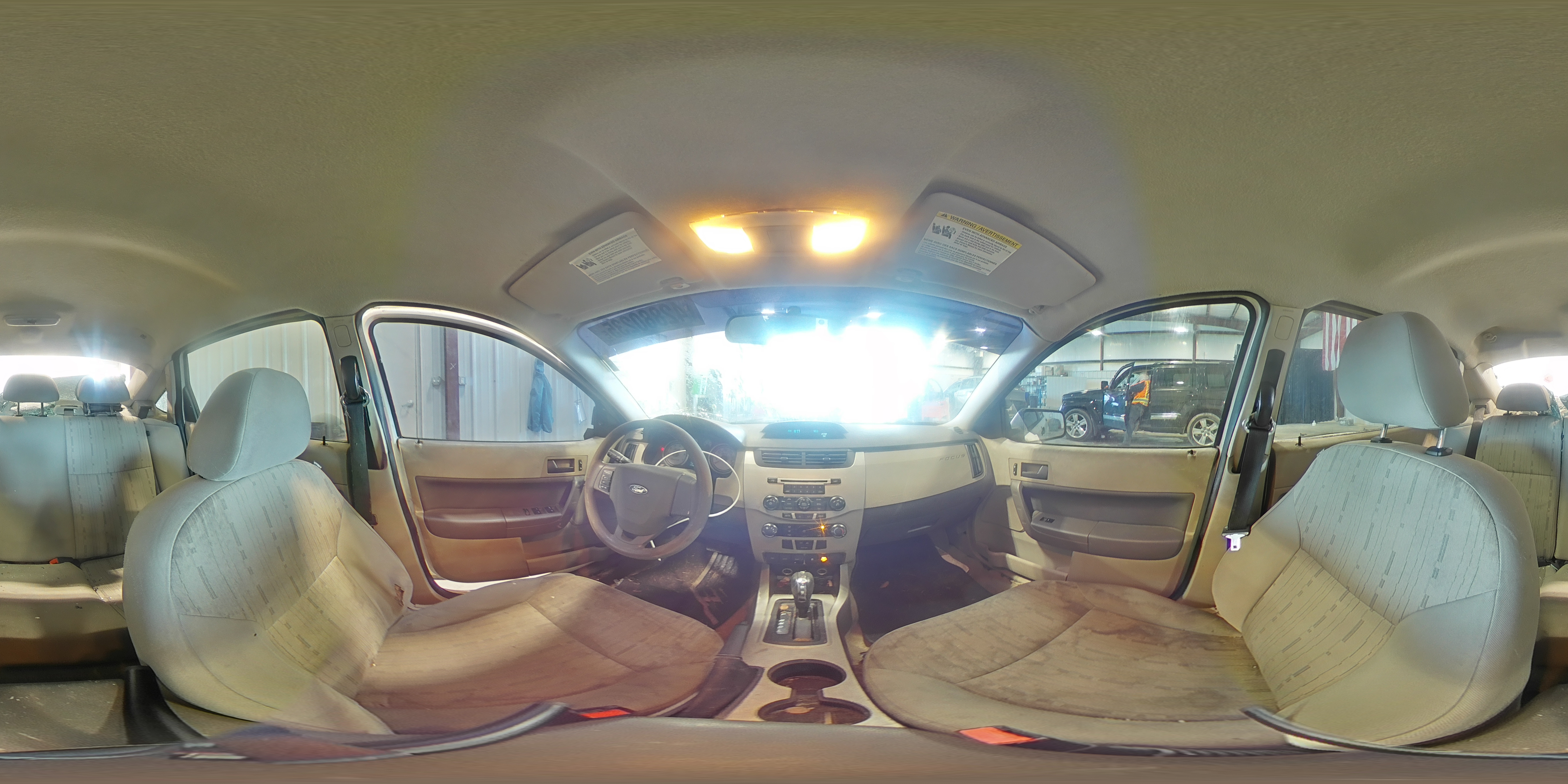 2010 Ford Focus - Image 12