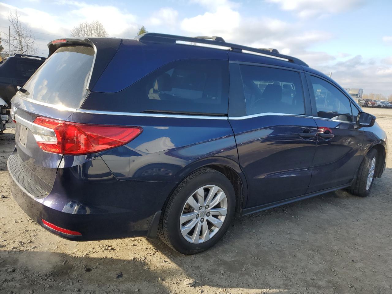 2018 Honda Odyssey - Image 3