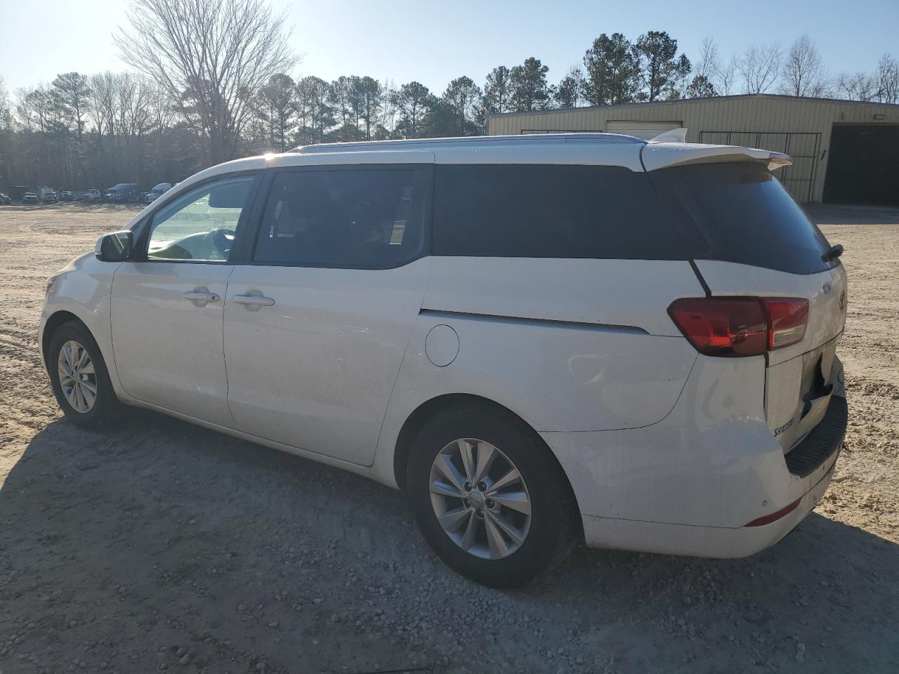 2016 Kia Sedona - Image 2