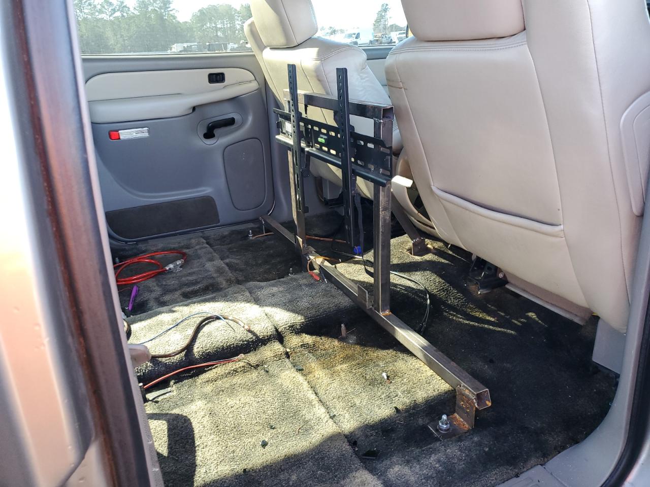 2002 GMC Yukon - Image 11