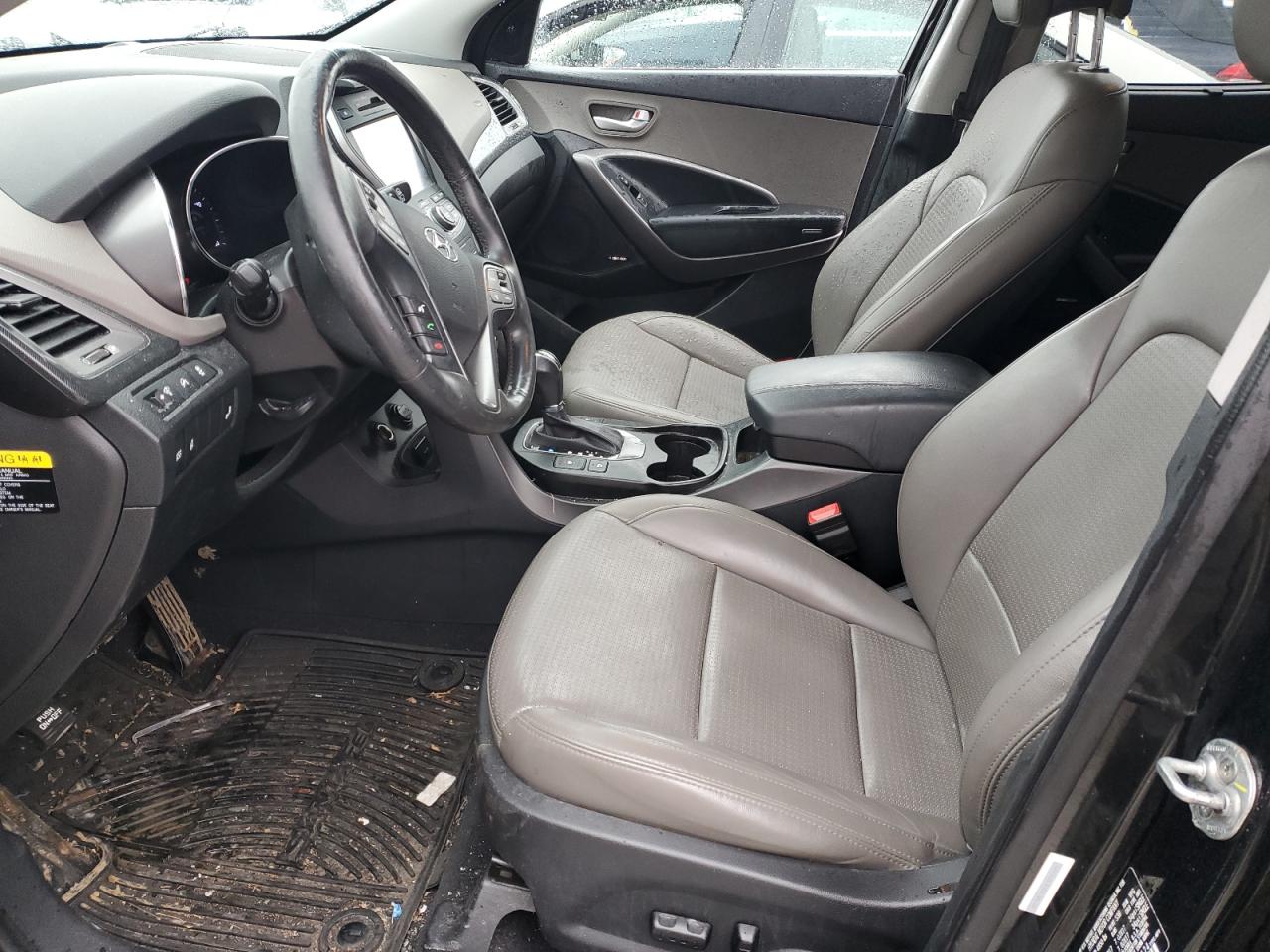2014 Hyundai Santa Fe - Image 7
