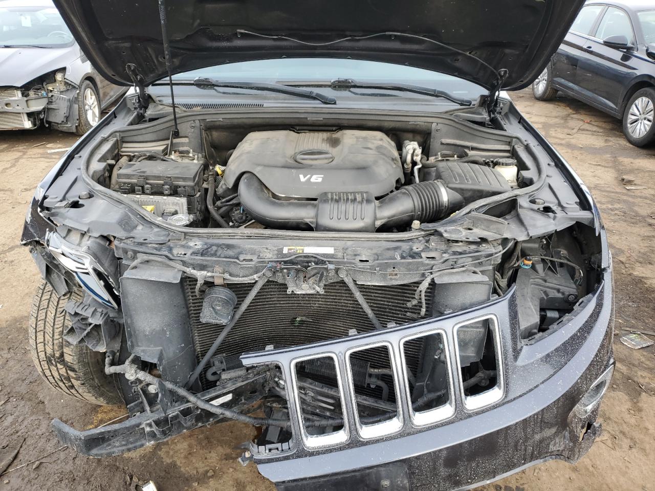 2015 Jeep Grand Cherokee - Image 12