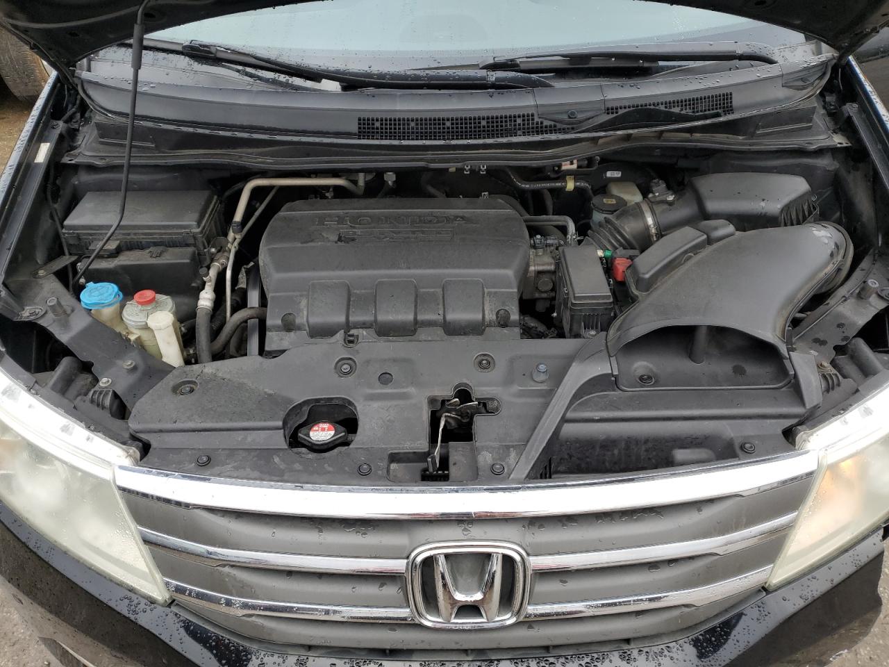 2012 Honda Odyssey - Image 13