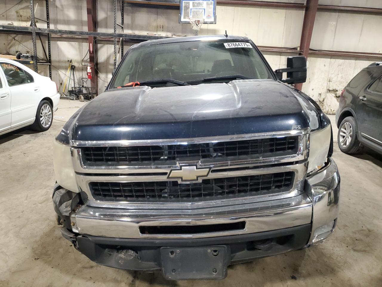 2007 Chevrolet Silverado - Image 5