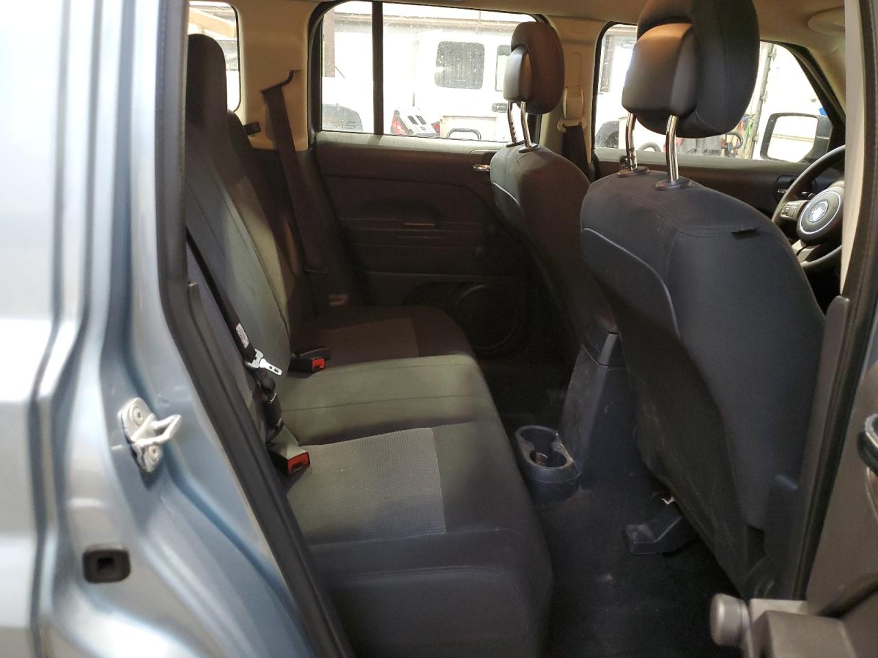 2014 Jeep Liberty (Patriot) - Image 11