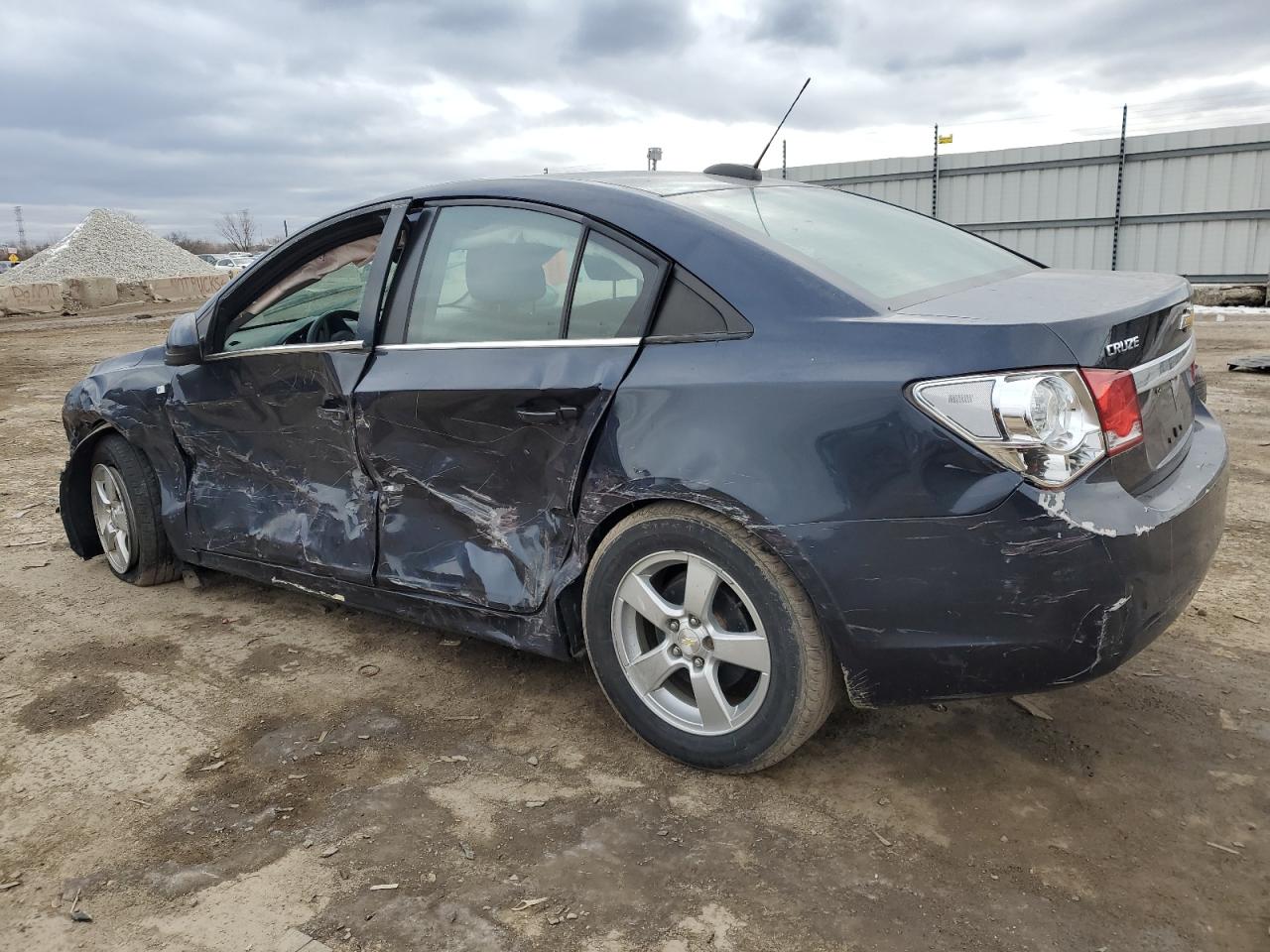 2016 Chevrolet Cruze - Image 2