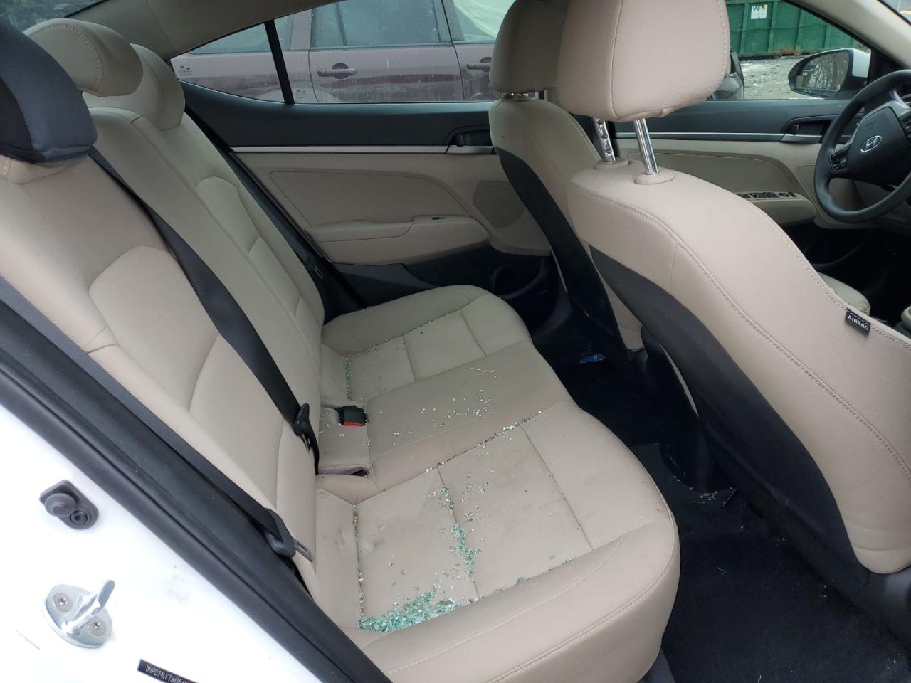 2018 Hyundai Elantra - Image 10
