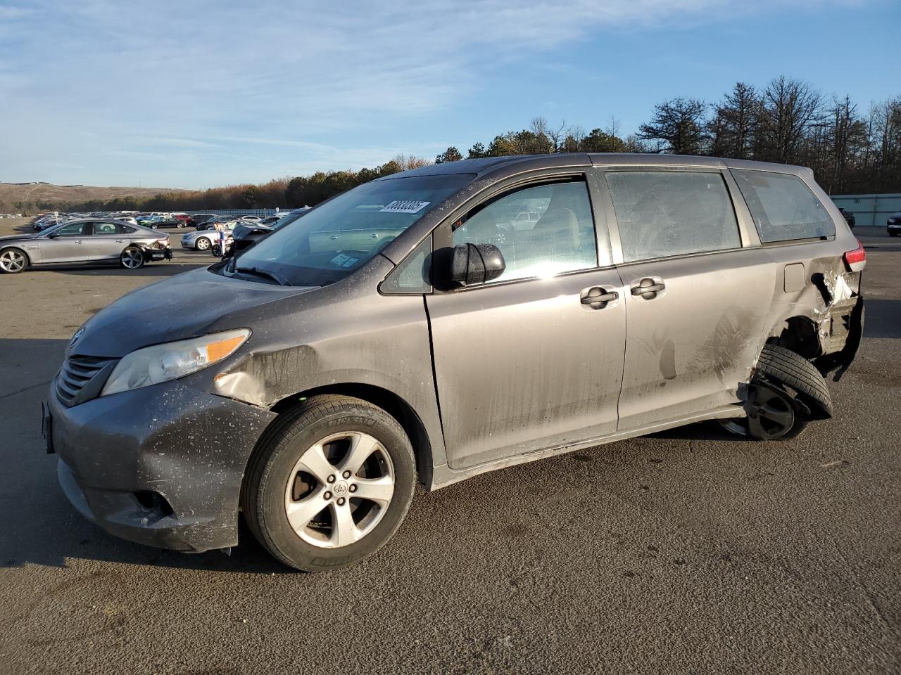 2014 Toyota Sienna - Image 1