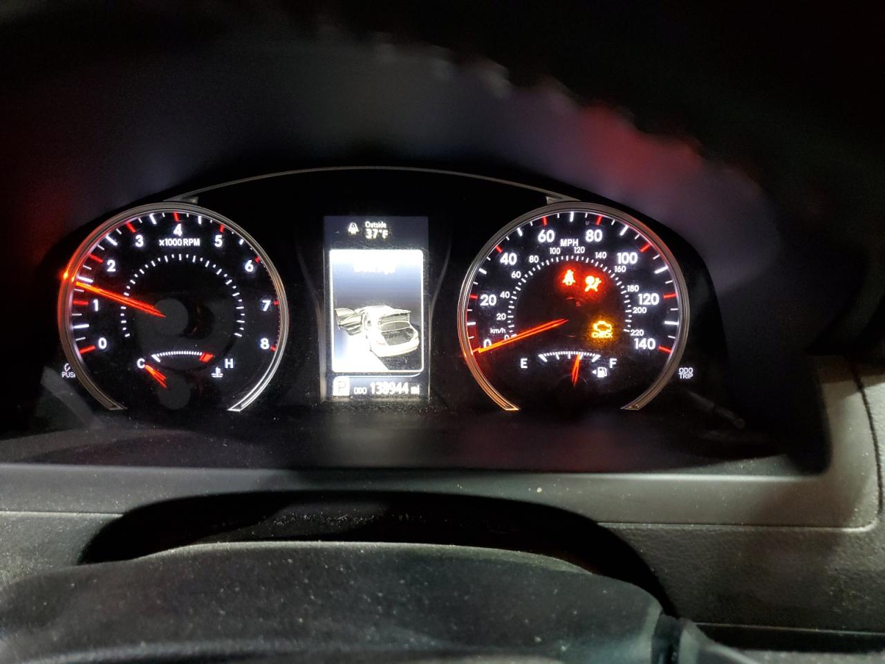 2015 Toyota Camry - Image 9