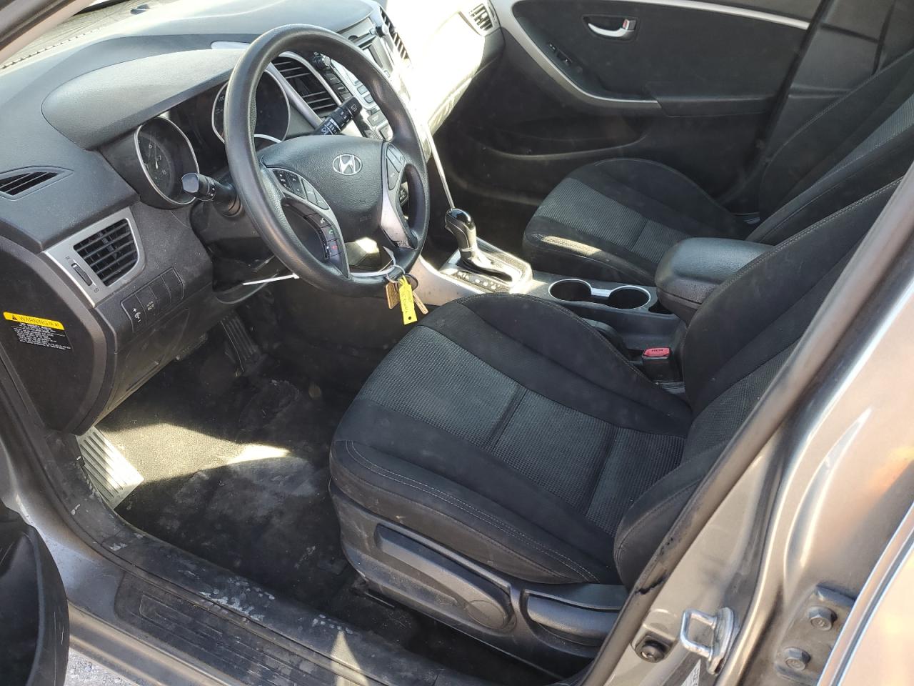 2016 Hyundai Elantra - Image 7