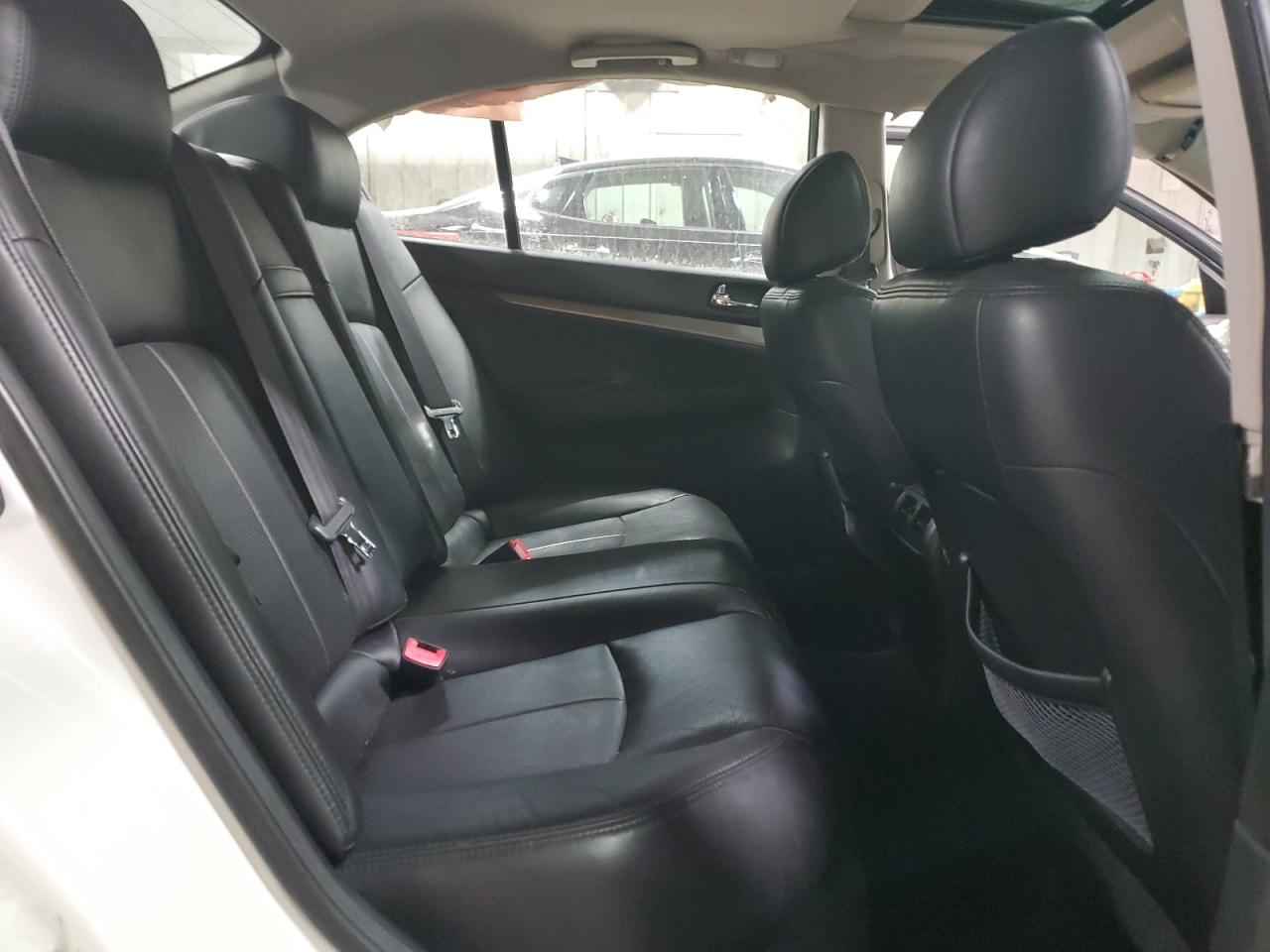 2011 Infiniti G - Image 10