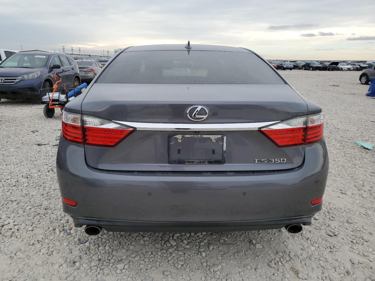 2015 Lexus ES - Image 6