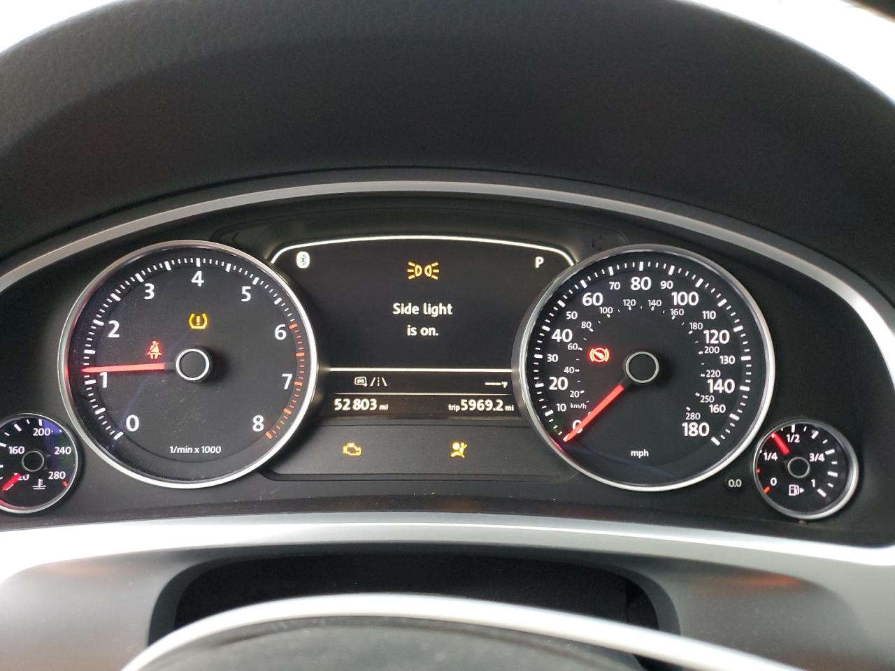 2016 Volkswagen Touareg - Image 9