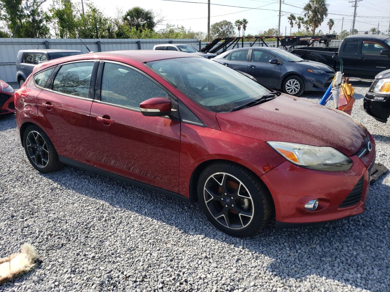 VIN 1FADP3K29EL190597 2014 FORD FOCUS no.4