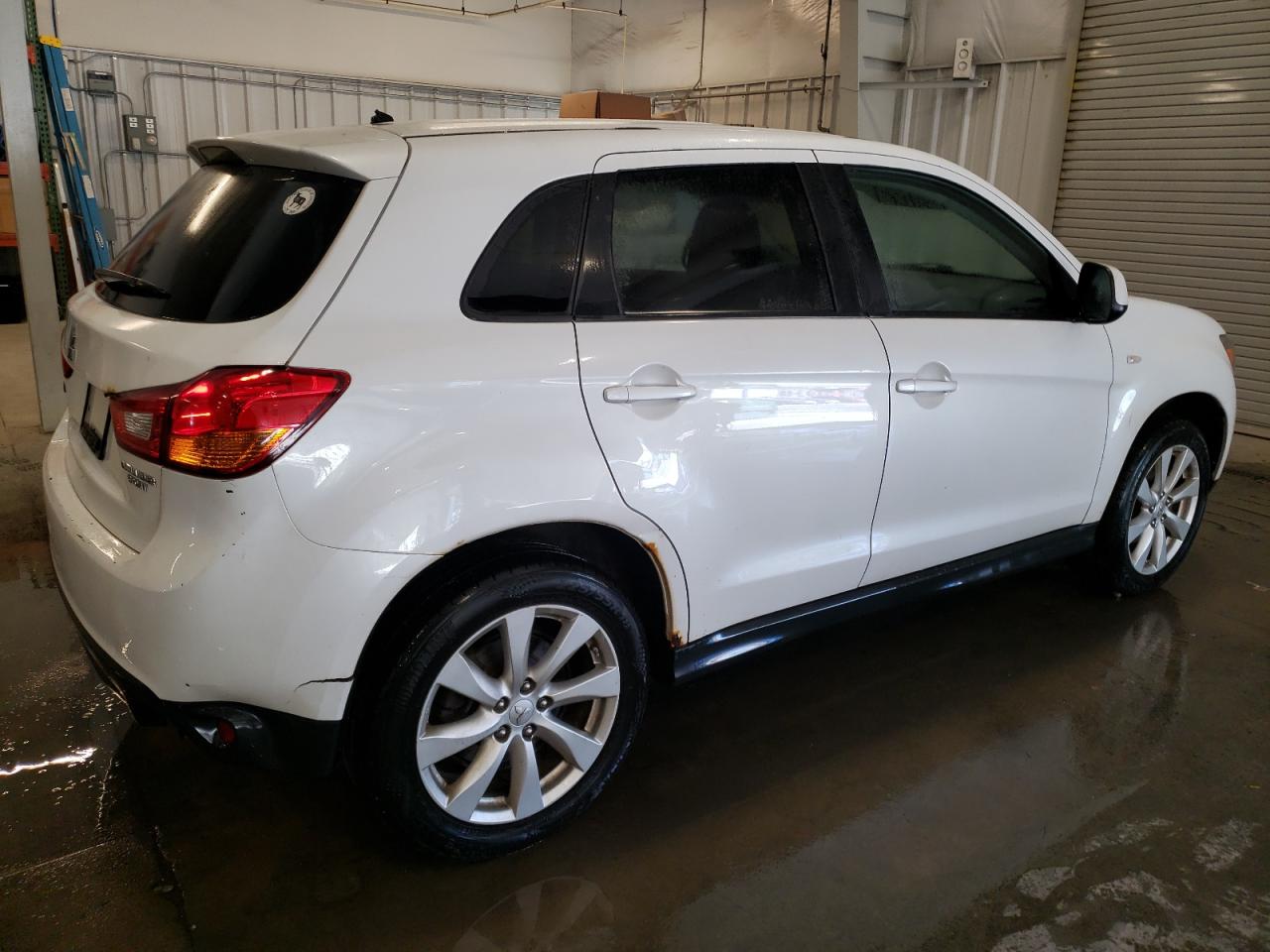 2013 Mitsubishi Outlander - Image 3