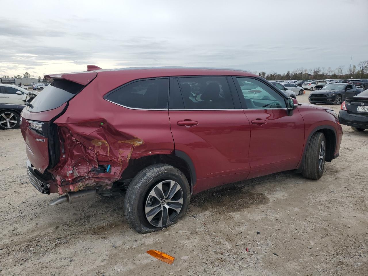 2024 Toyota Highlander - Image 3