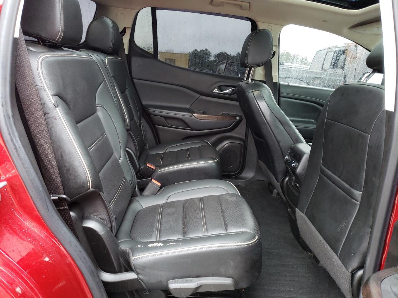 2021 GMC Acadia - Image 11
