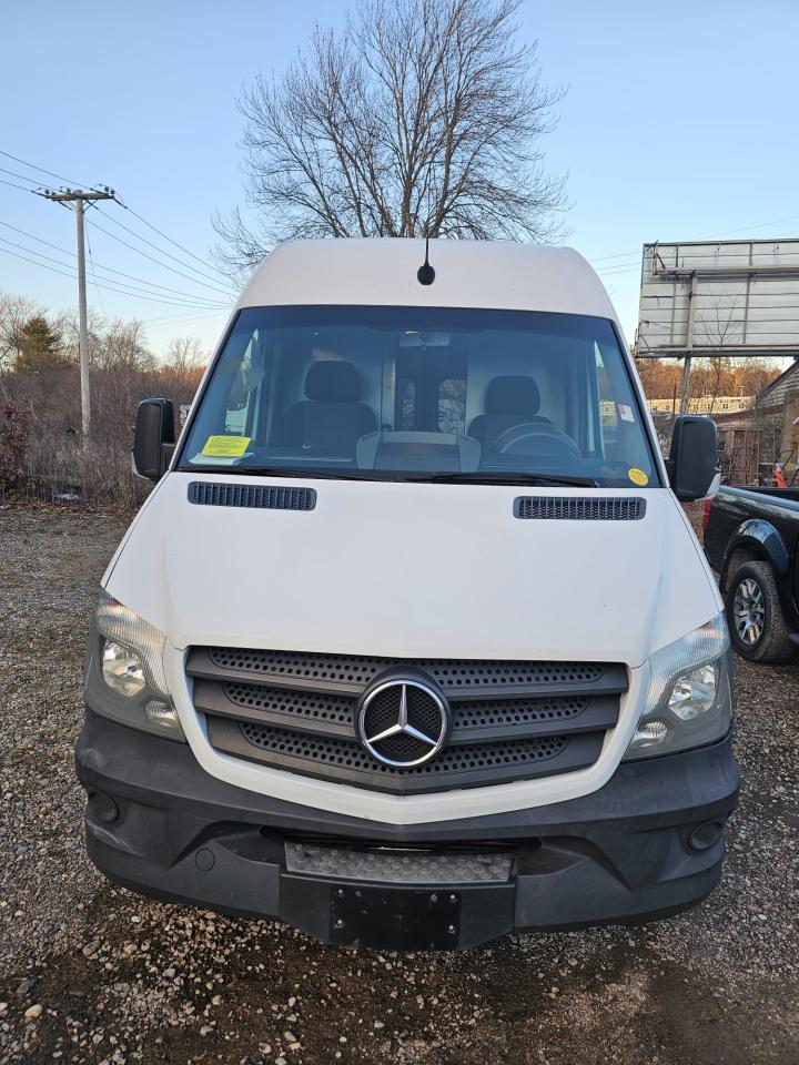 VIN WD3PE7CD6HP527819 2017 MERCEDES-BENZ SPRINTER no.2