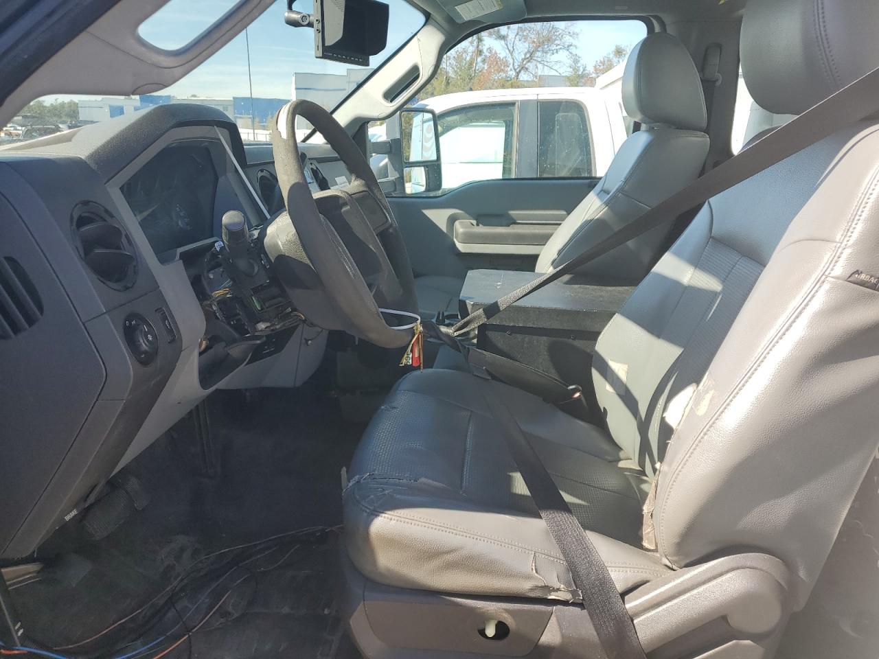 2013 Ford F450 - Image 7