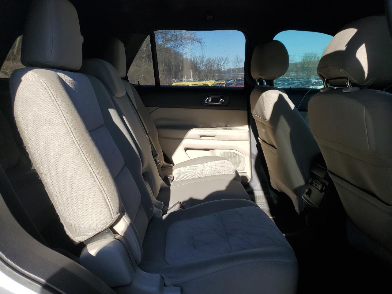 2012 Ford Explorer - Image 11