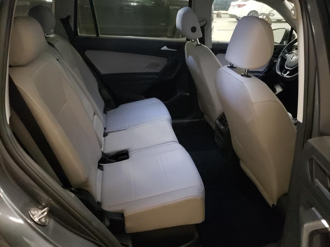 2020 Volkswagen Tiguan - Image 11