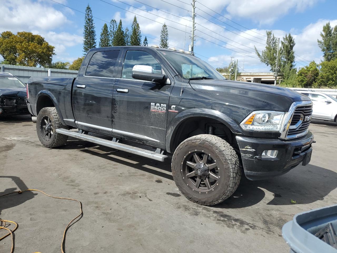 VIN 3C6UR5GL3JG213372 2018 RAM 2500 no.4