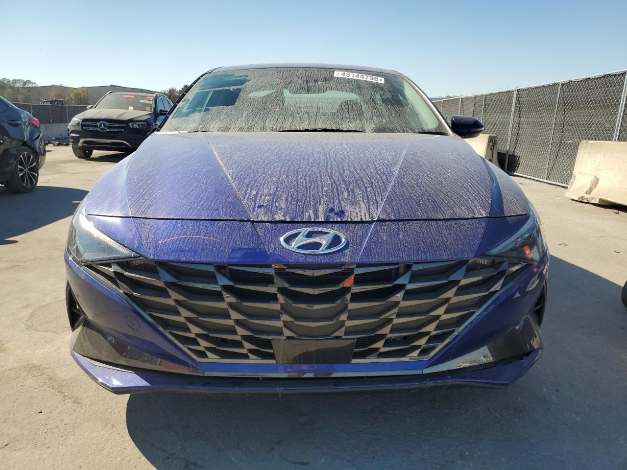 2023 Hyundai Elantra - Image 5