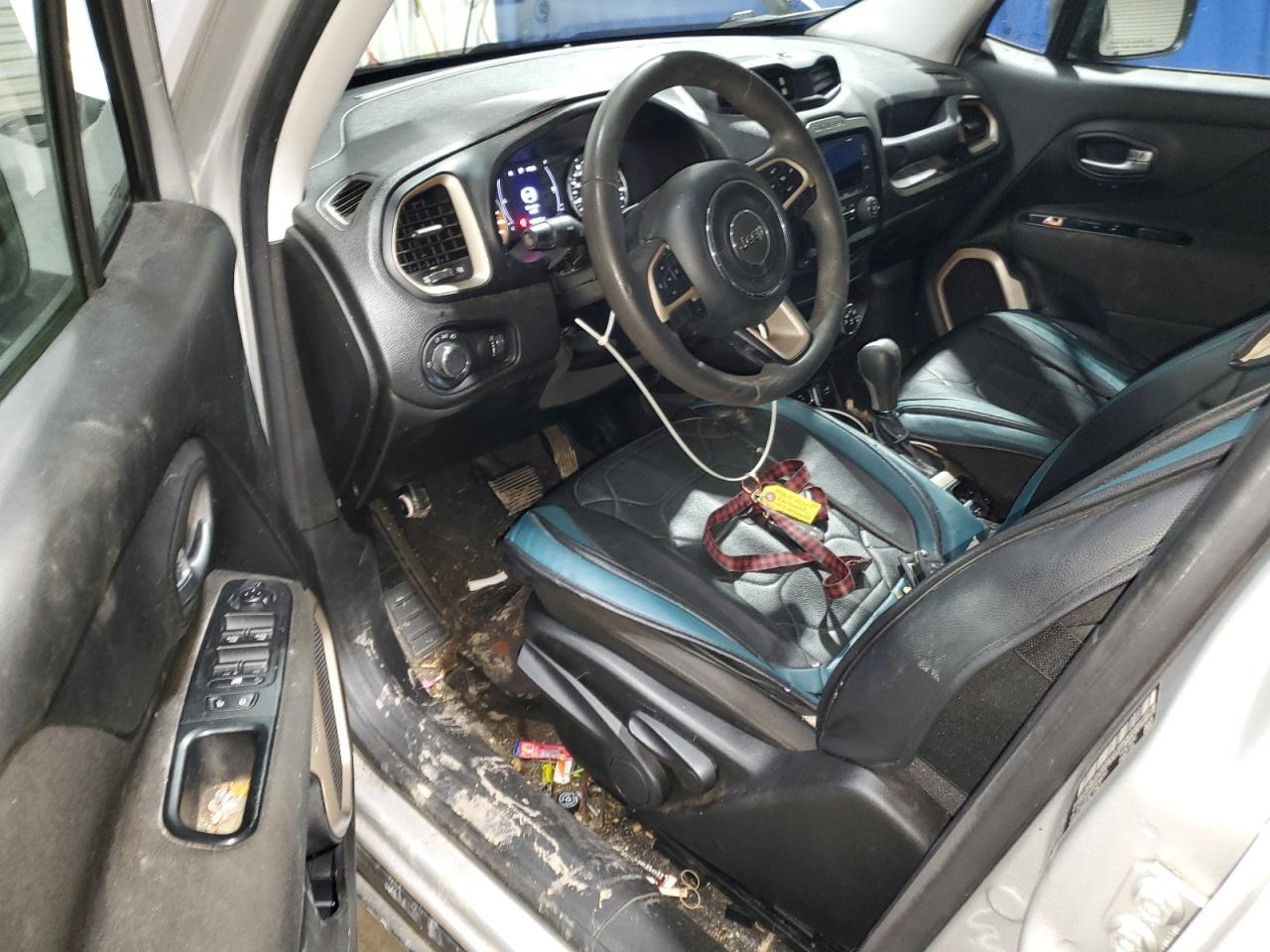 2017 Jeep Renegade - Image 8