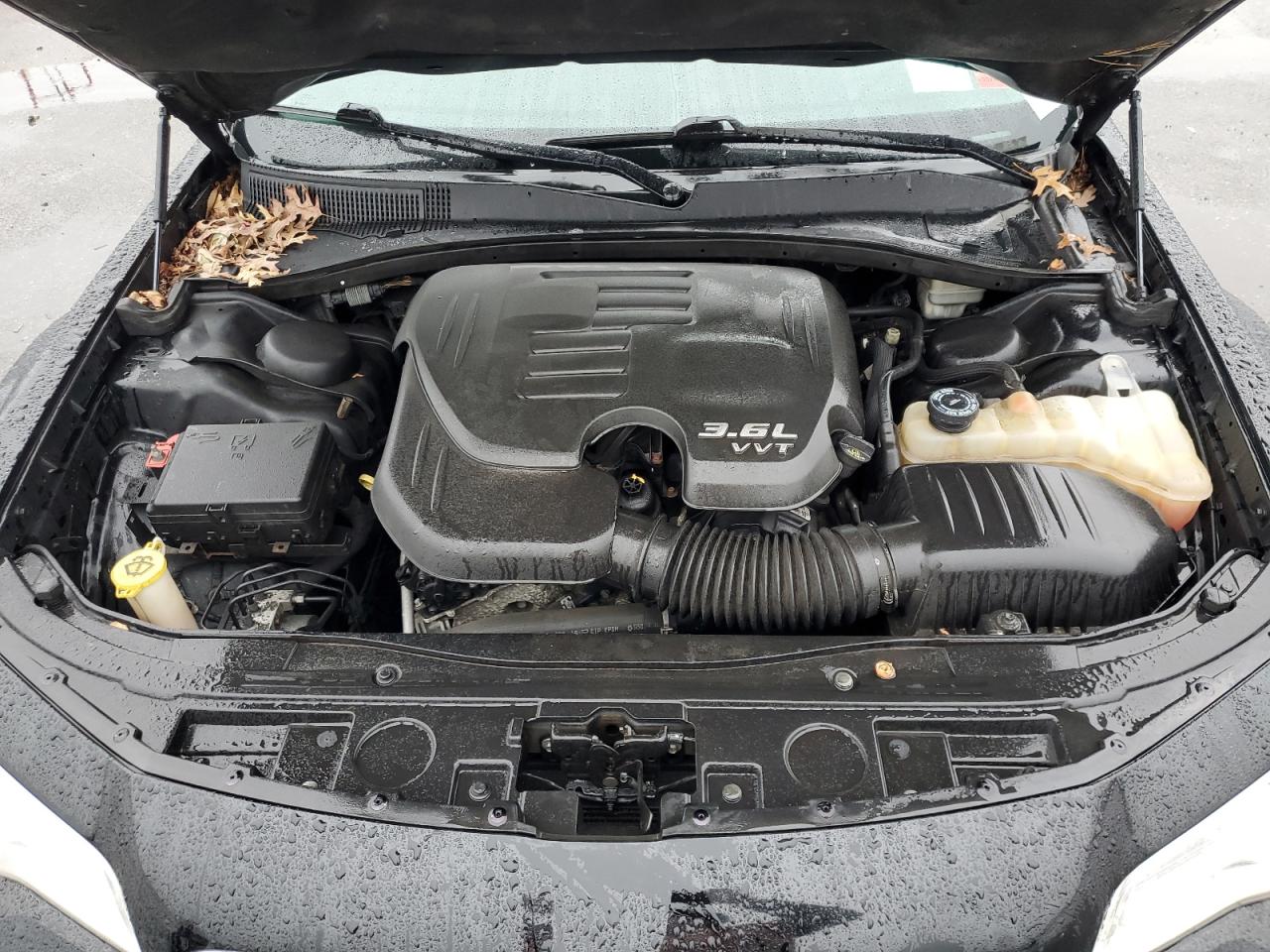 2015 Chrysler 300 - Image 12