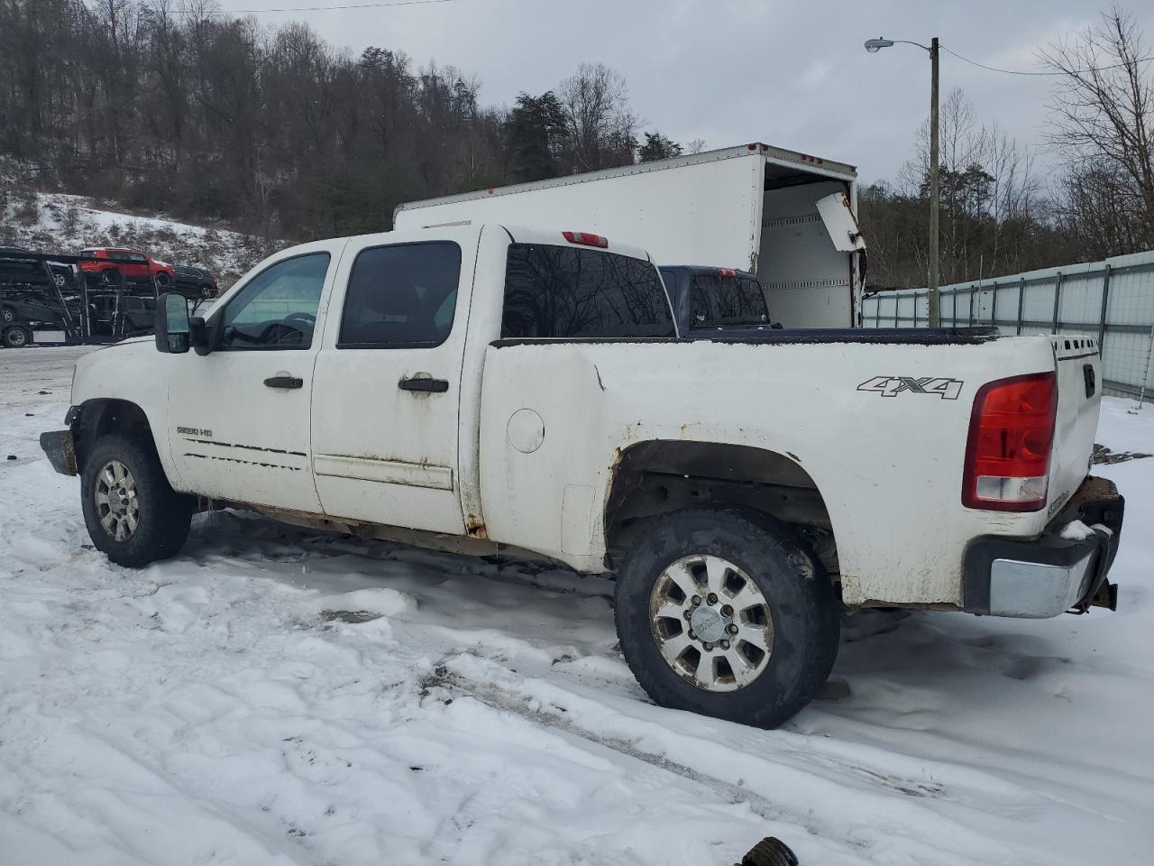 2011 GMC Sierra - Image 2