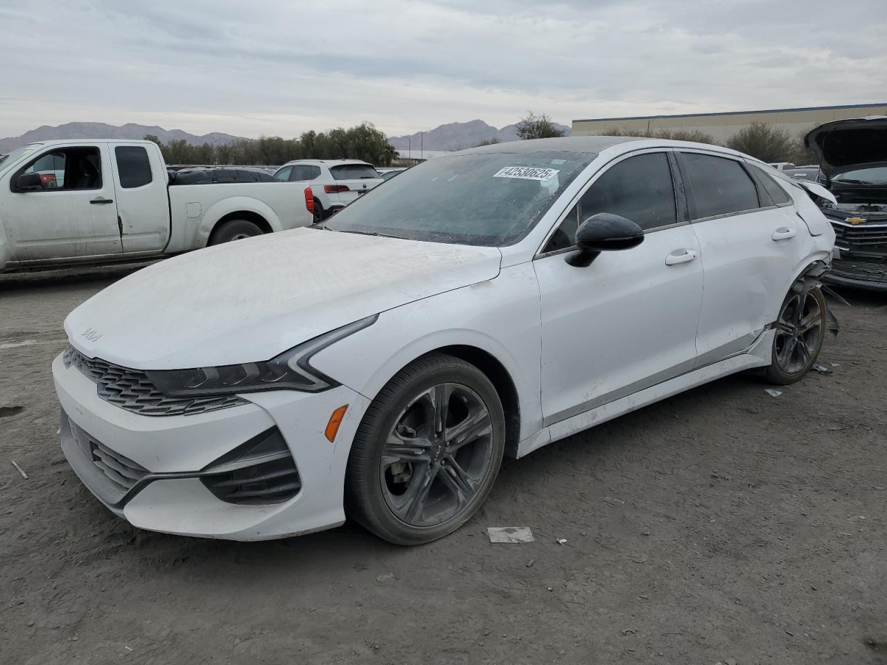 2022 Kia K5 - Image 1