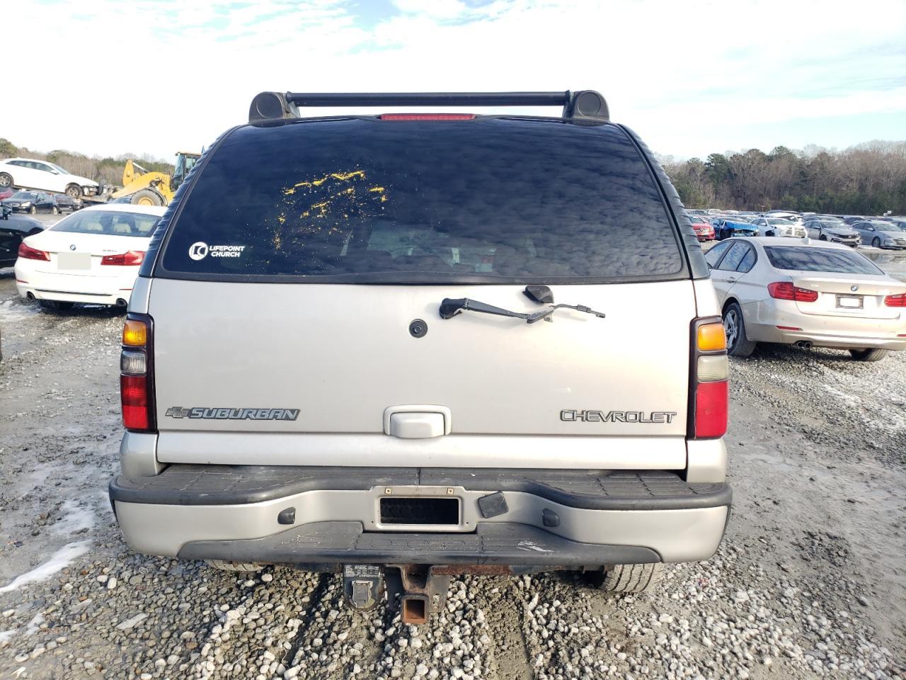 2005 Chevrolet Suburban - Image 6