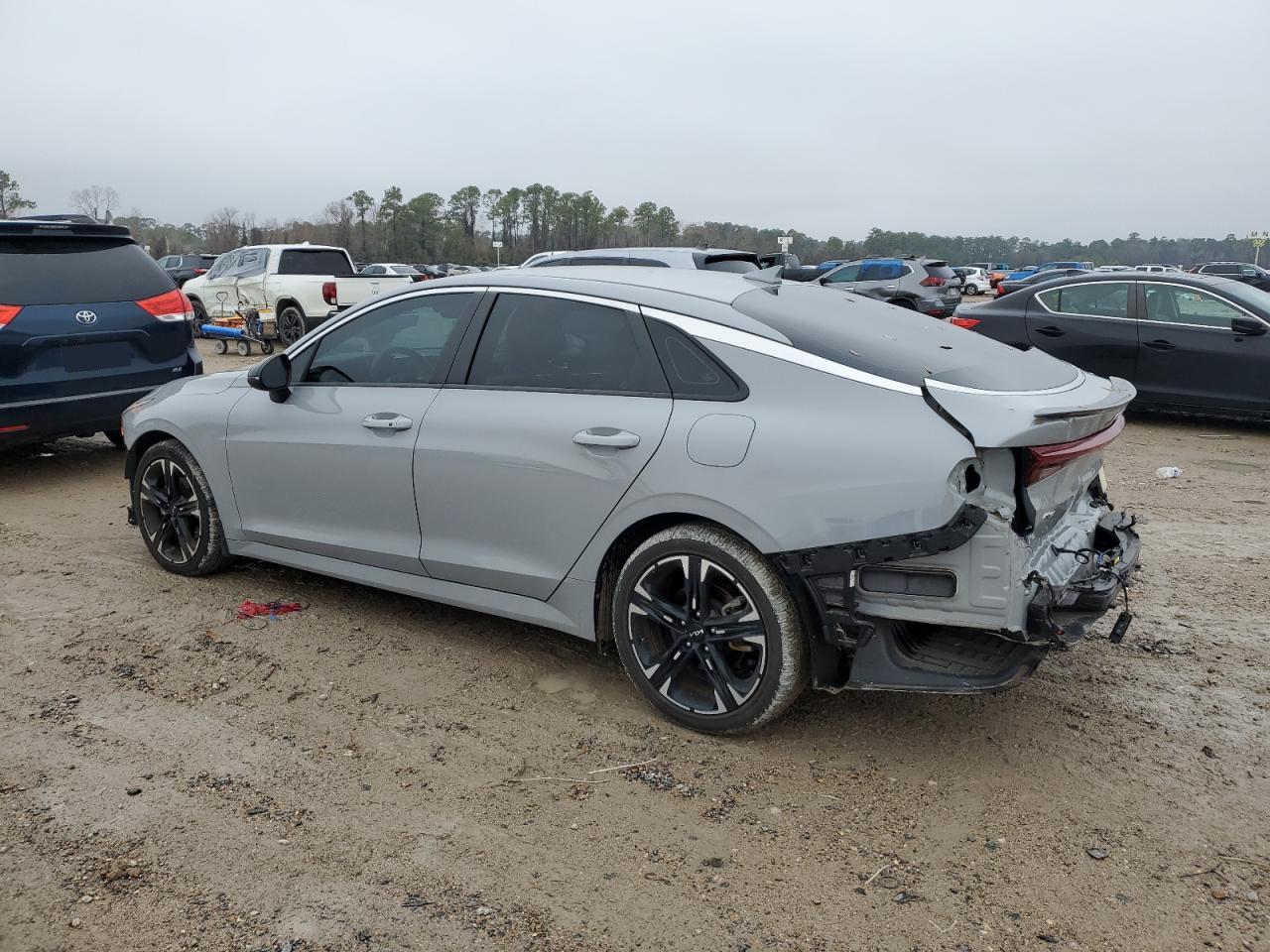 2022 Kia K5 - Image 2