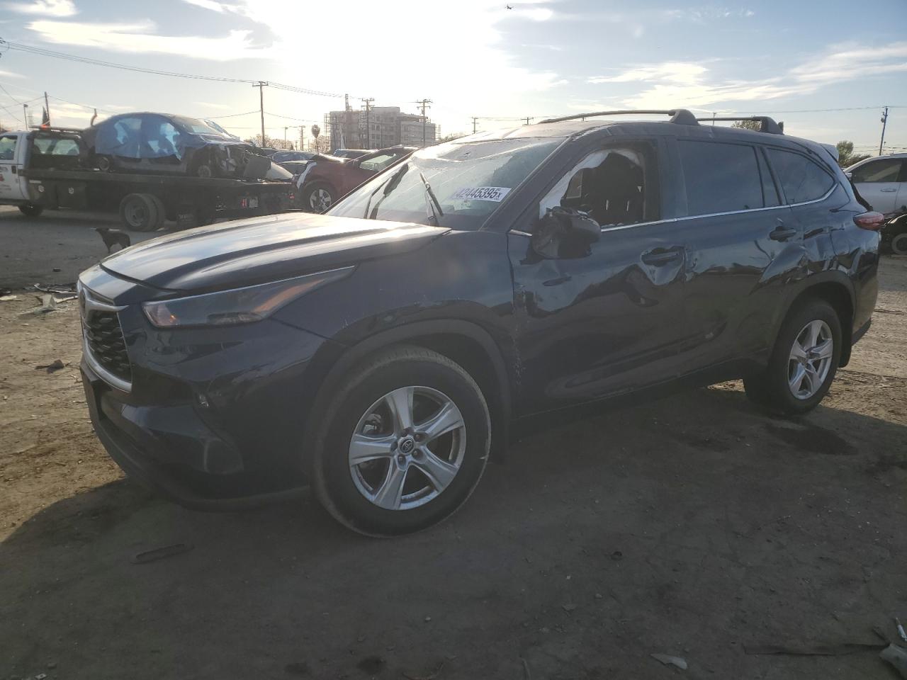 2022 Toyota Highlander - Image 1