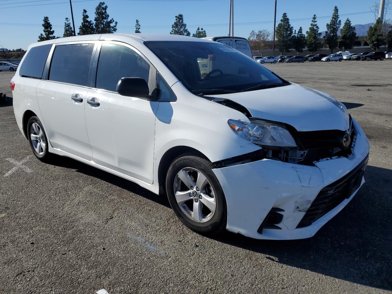 2020 Toyota Sienna - Image 4