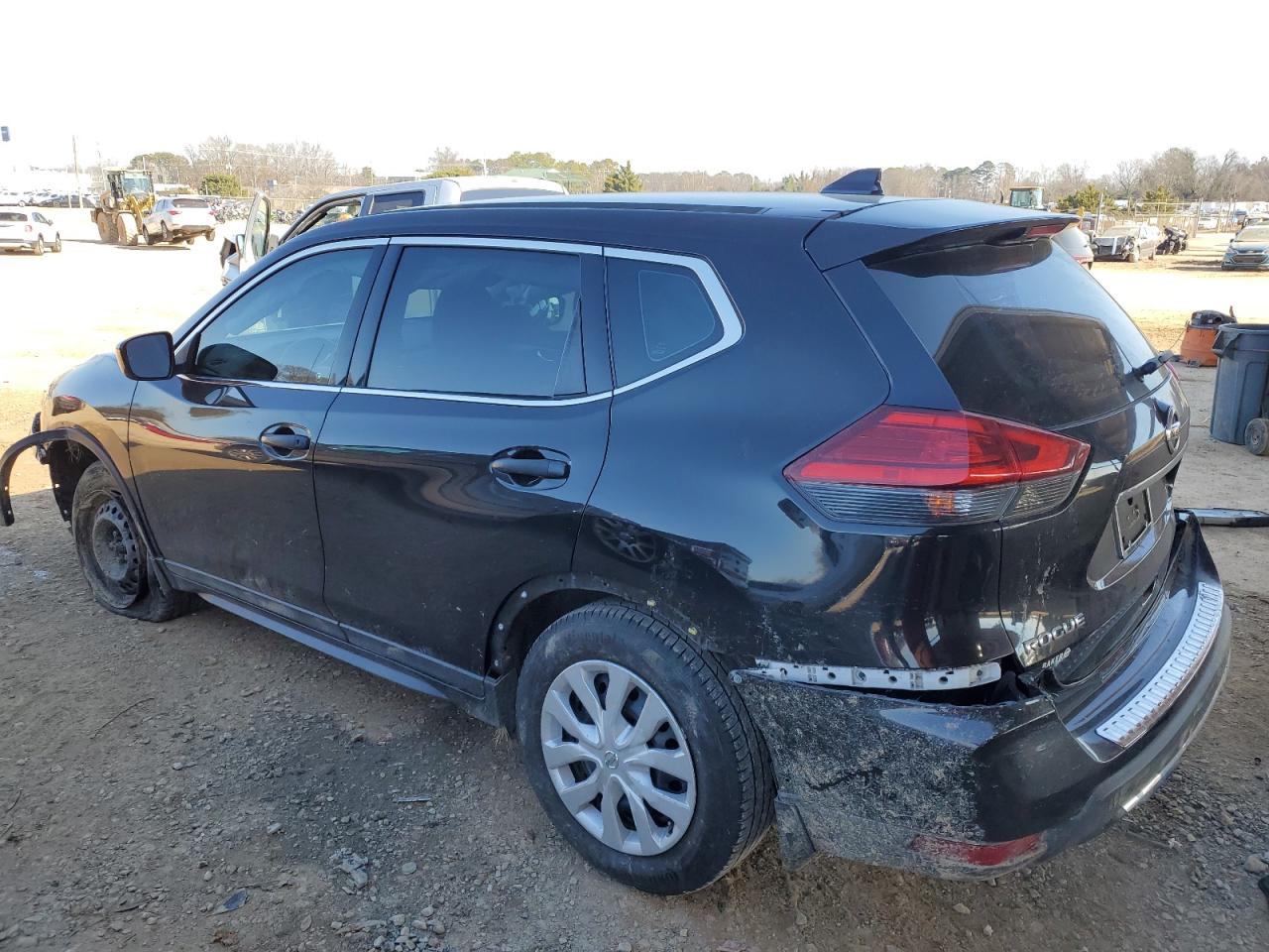 2017 Nissan Rogue - Image 2