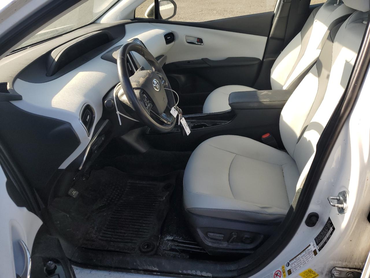 2022 Toyota Prius - Image 7